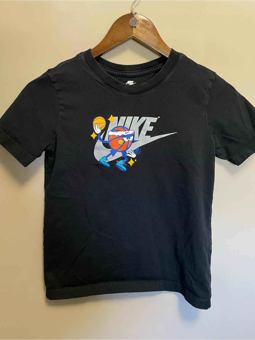 Nike Boys Basketball Swoosh Tee Kids Medium
